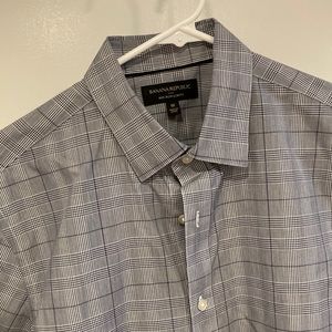 Banana Republic slim fit shirt. Size M.